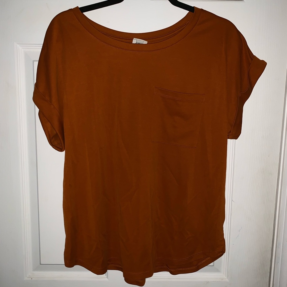 🌻 NWOT Burnt Orange Top 🌻
